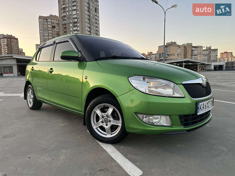 Хетчбек Skoda Fabia 2012 в Києві