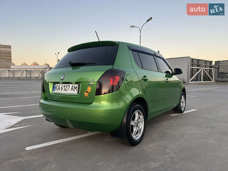 Хетчбек Skoda Fabia 2012 в Києві