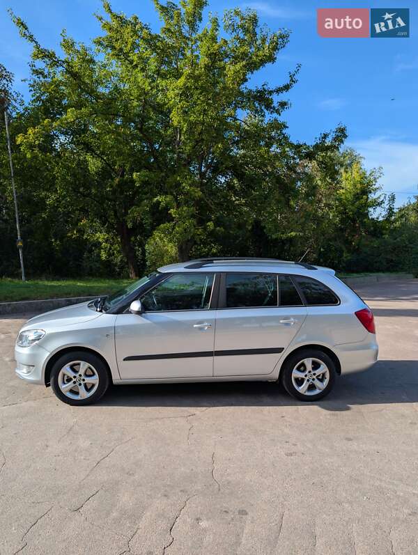 Универсал Skoda Fabia 2011 в Житомире
