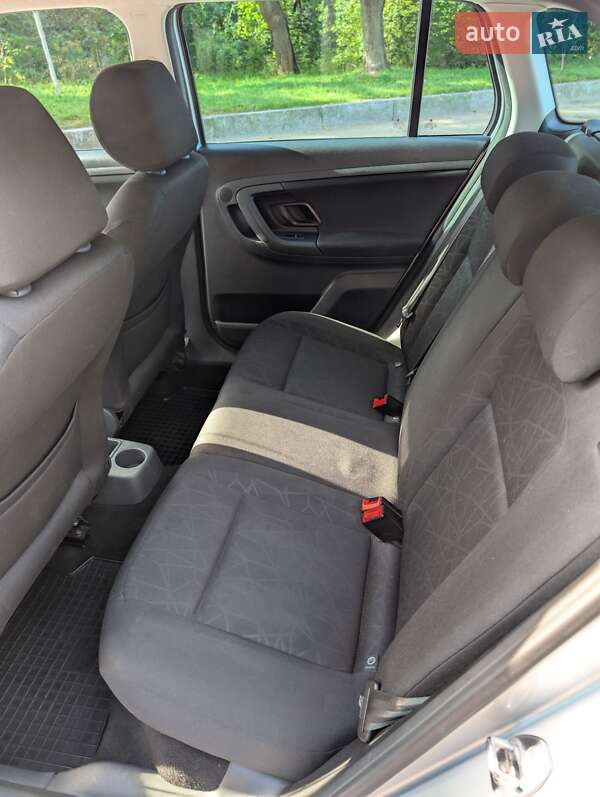 Универсал Skoda Fabia 2011 в Житомире