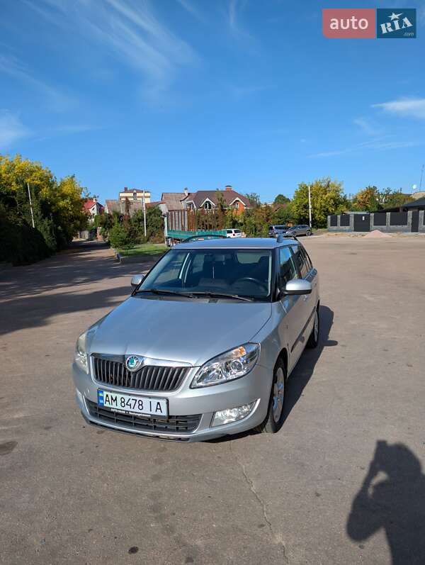 Универсал Skoda Fabia 2011 в Житомире