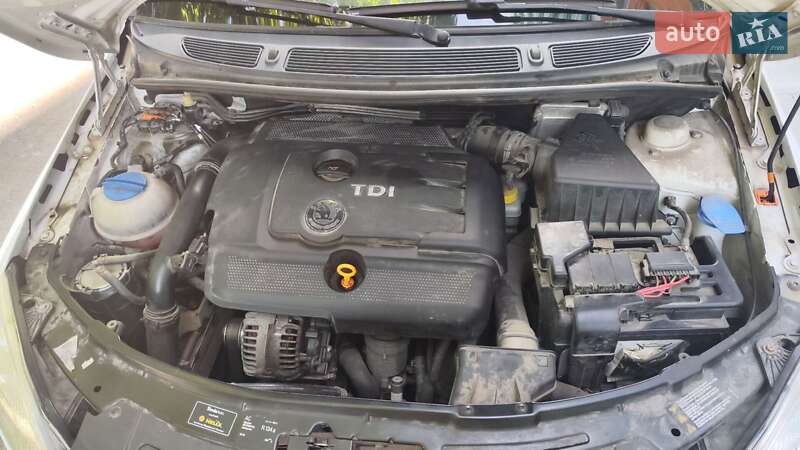 Хэтчбек Skoda Fabia 2008 в Чернигове