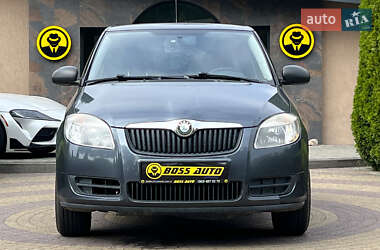 Хэтчбек Skoda Fabia 2010 в 