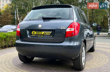 Хэтчбек Skoda Fabia 2010 в 