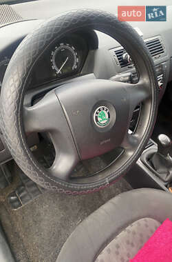 Хэтчбек Skoda Fabia 2007 в 