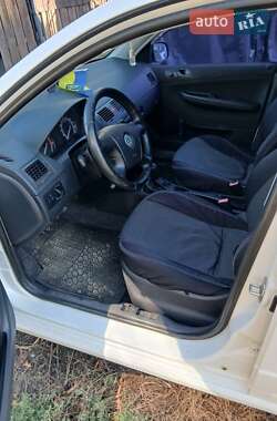 Хэтчбек Skoda Fabia 2005 в 