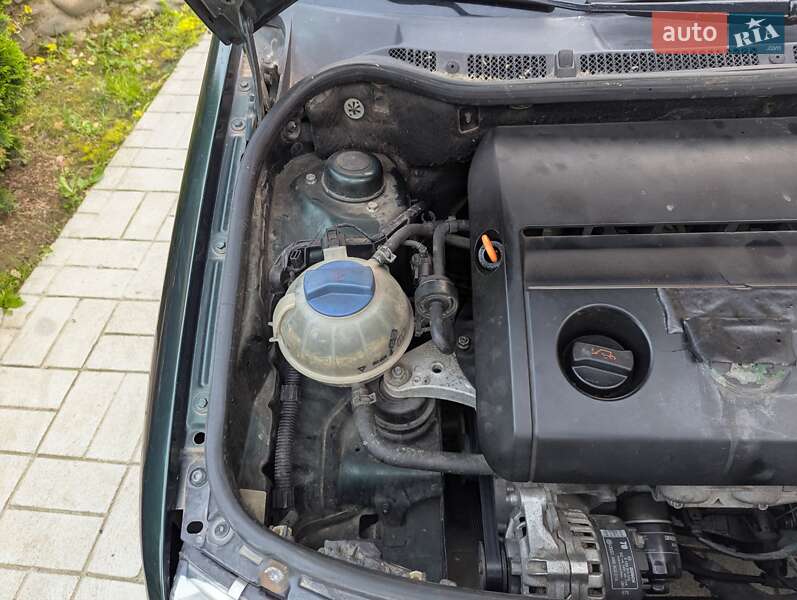 Седан Skoda Fabia 2002 в Хусте