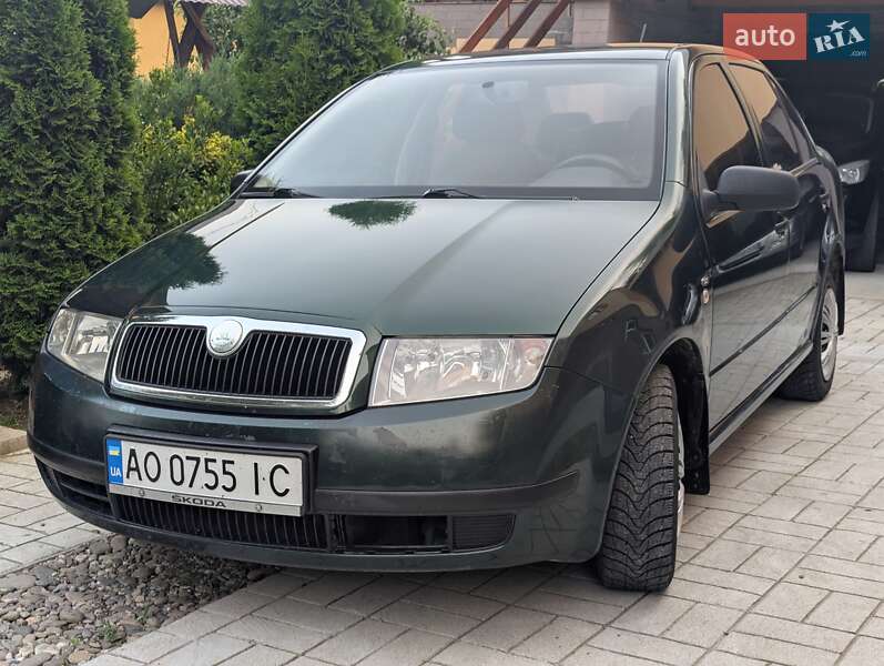 Седан Skoda Fabia 2002 в Хусте