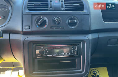 Хэтчбек Skoda Fabia 2012 в 