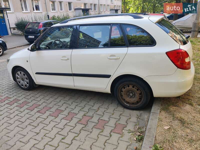 Універсал Skoda Fabia 2011 в Вінниці