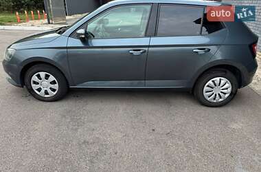Хэтчбек Skoda Fabia 2018 в 