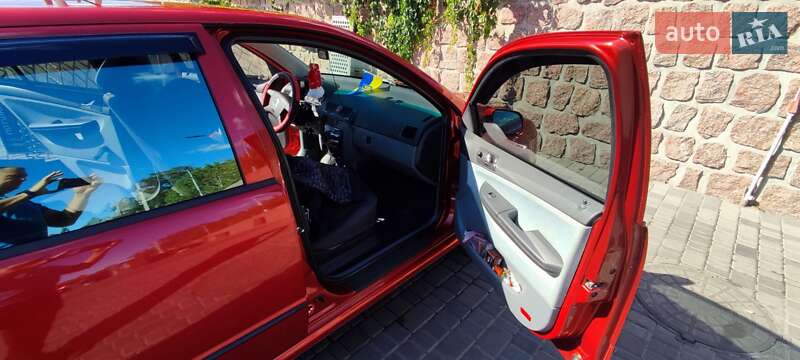 Седан Skoda Fabia 2002 в Кропивницькому