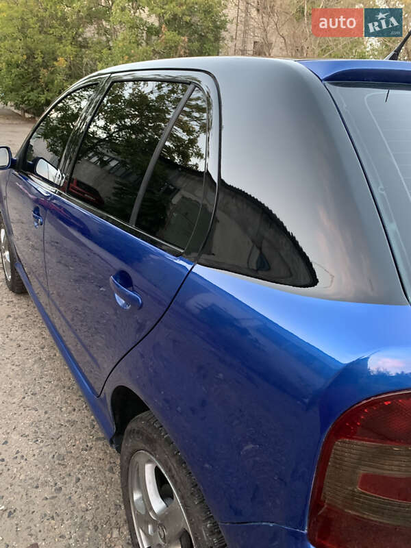 Хэтчбек Skoda Fabia 2004 в Николаеве