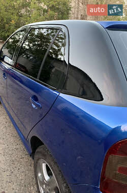 Хэтчбек Skoda Fabia 2004 в 
