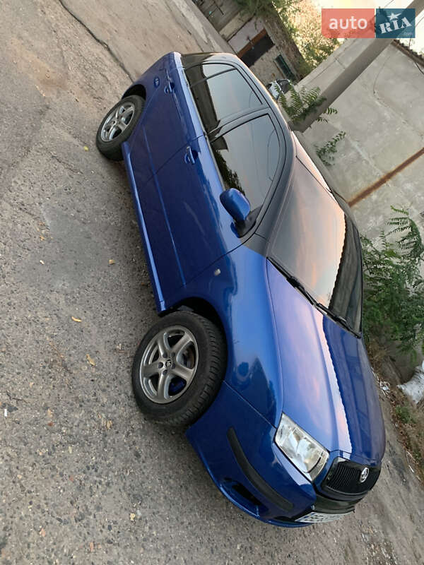 Хэтчбек Skoda Fabia 2004 в Николаеве