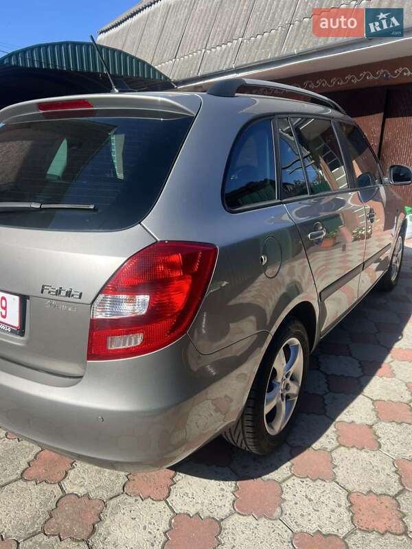 Универсал Skoda Fabia 2012 в Звягеле