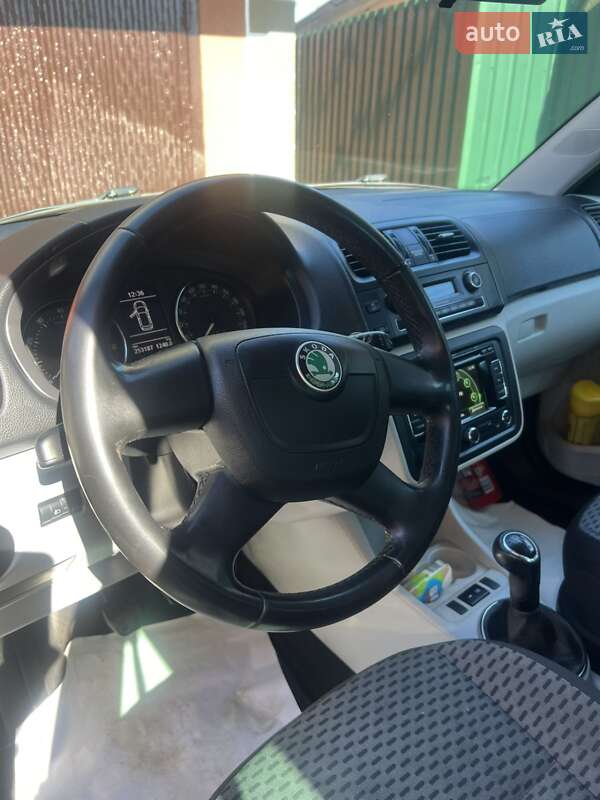 Универсал Skoda Fabia 2012 в Звягеле