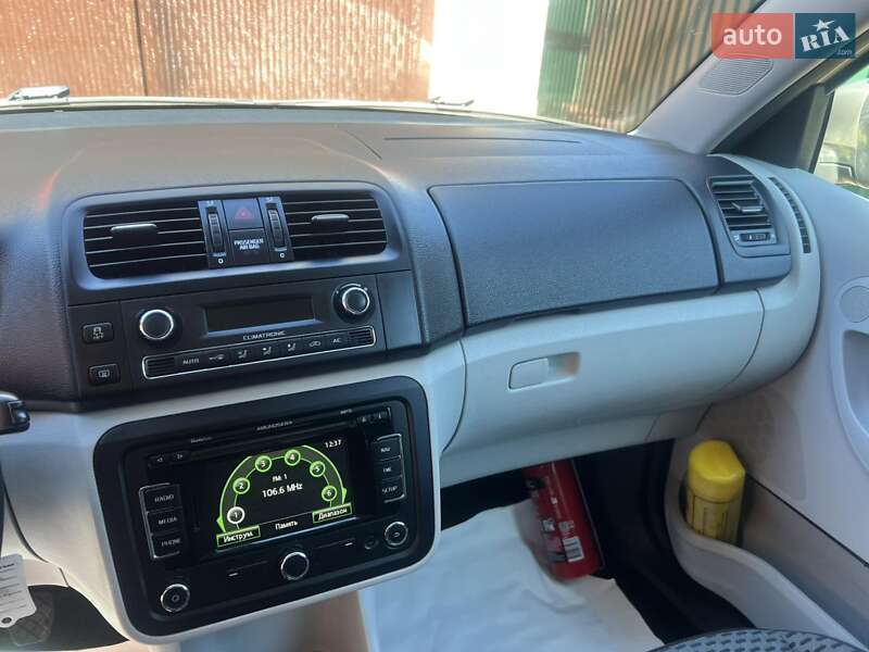 Универсал Skoda Fabia 2012 в Звягеле