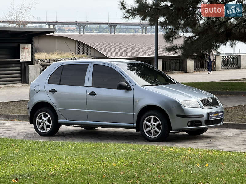 Хетчбек Skoda Fabia 2005 в Дніпрі