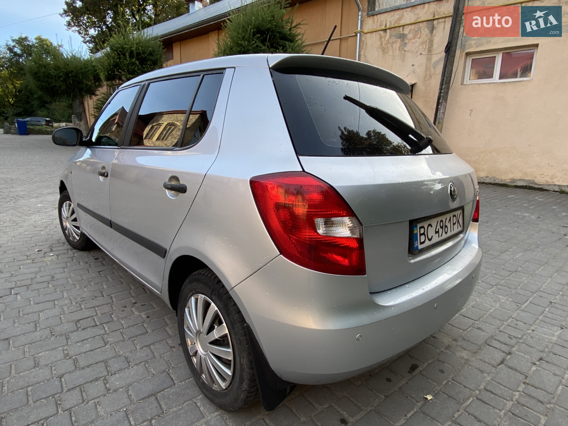 2010 Skoda Fabia - мініатюра 2