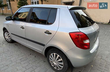 Хэтчбек Skoda Fabia 2010 в 