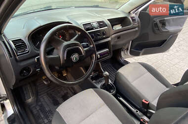 Хэтчбек Skoda Fabia 2010 в 