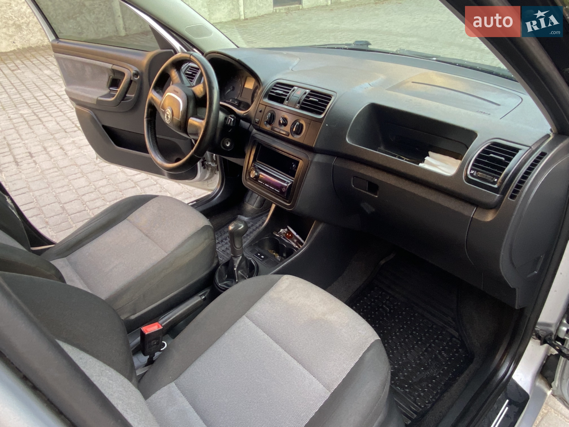 2010 Skoda Fabia - мініатюра 27