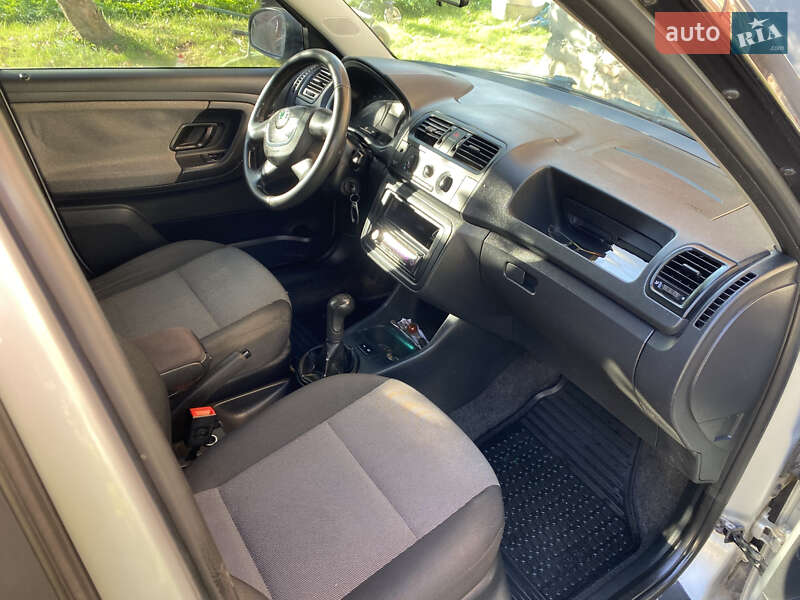Хэтчбек Skoda Fabia 2010 в Дублянах
