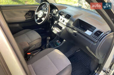 Хэтчбек Skoda Fabia 2010 в 