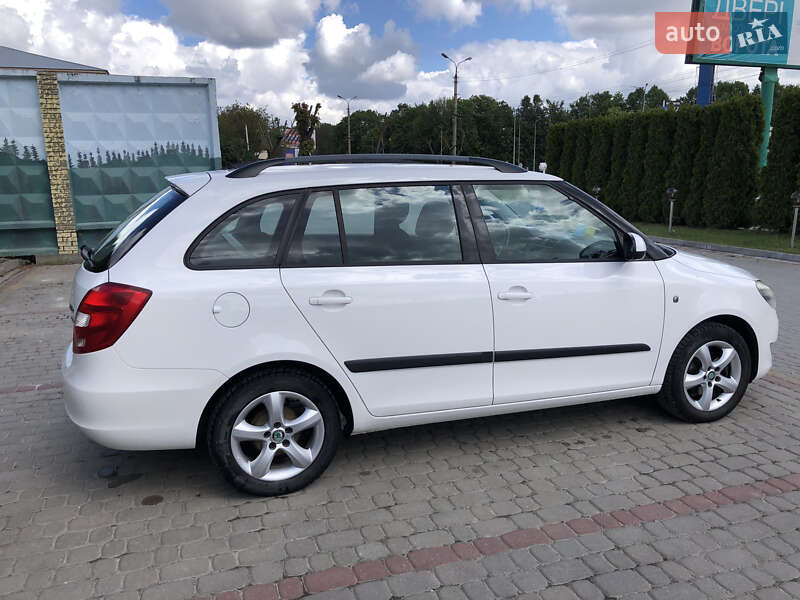 Універсал Skoda Fabia 2011 в Дунаївцях
