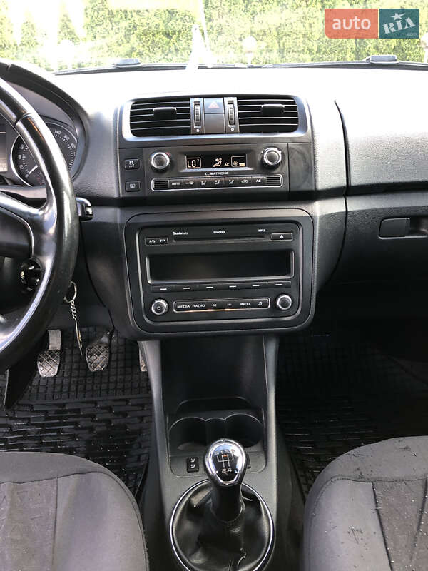 Універсал Skoda Fabia 2011 в Дунаївцях