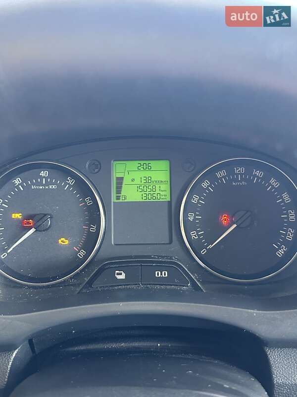 Хэтчбек Skoda Fabia 2011 в Черновцах