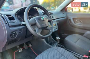 Хэтчбек Skoda Fabia 2012 в 
