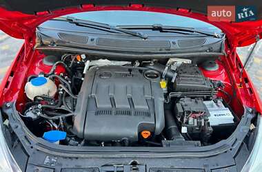 Хэтчбек Skoda Fabia 2012 в 