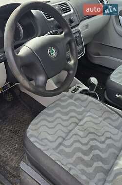 Хэтчбек Skoda Fabia 2011 в Гайвороне