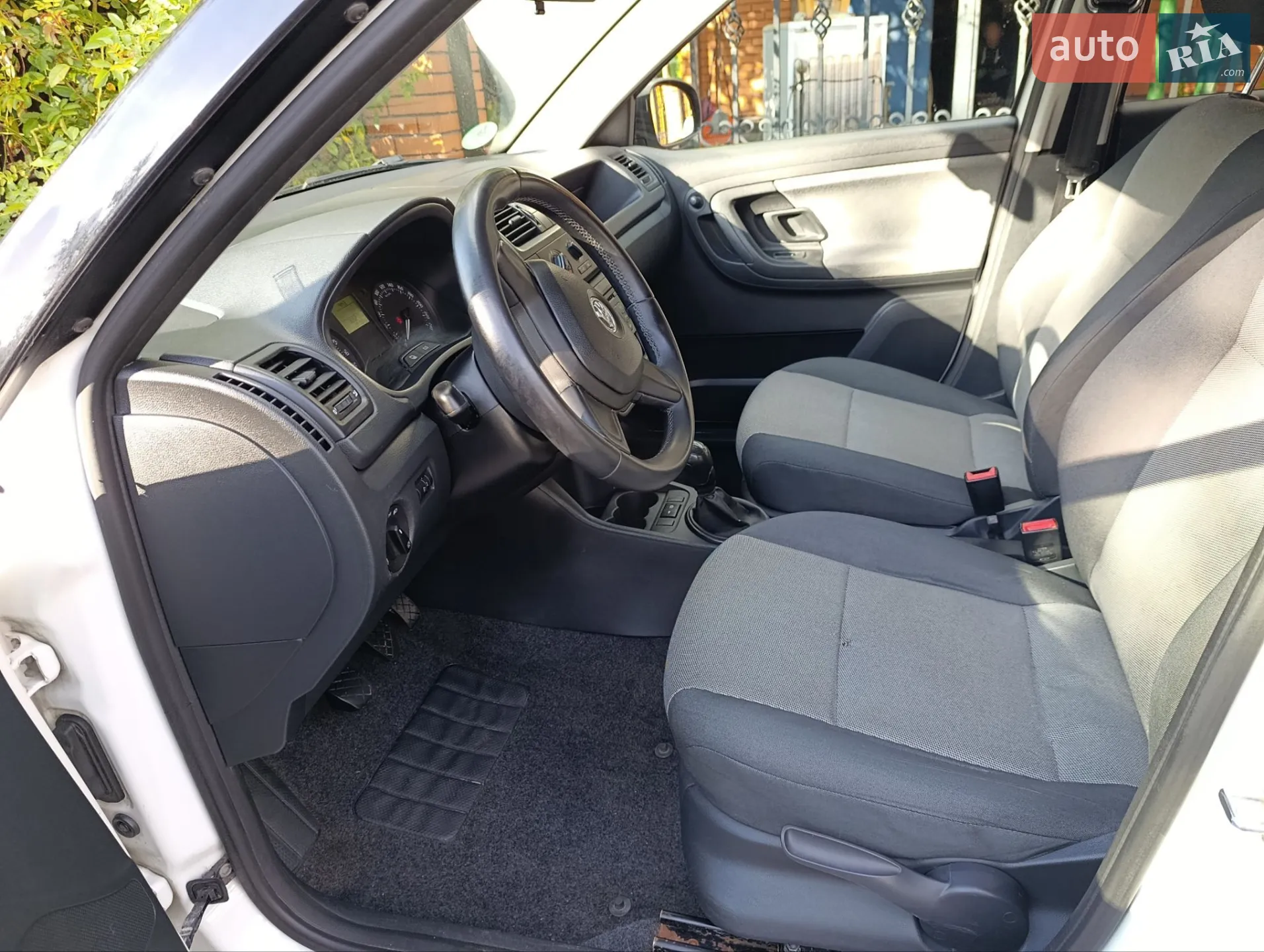 2014 Skoda Fabia - мініатюра 3