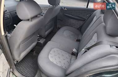 Седан Skoda Fabia 2004 в 