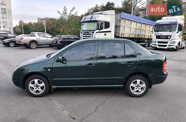 Седан Skoda Fabia 2004 в 