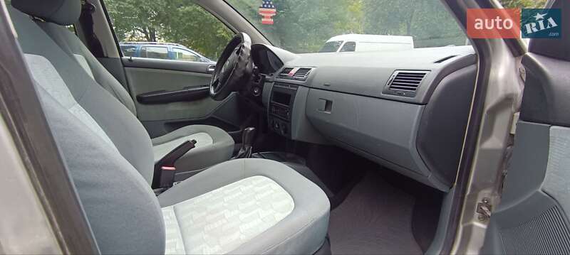 Хэтчбек Skoda Fabia 2002 в Луцке