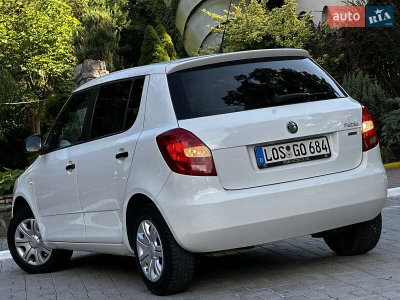 Хэтчбек Skoda Fabia 2011 в Дрогобыче