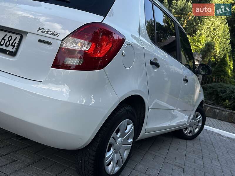 Хэтчбек Skoda Fabia 2011 в Дрогобыче