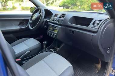 Хэтчбек Skoda Fabia 2011 в 