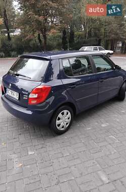 Хэтчбек Skoda Fabia 2011 в 