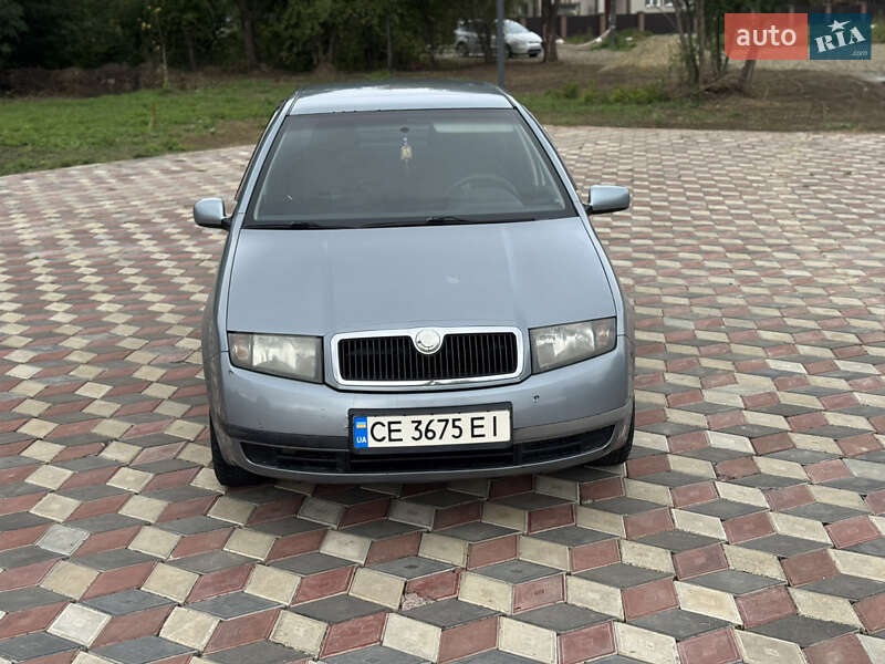 Седан Skoda Fabia 2003 в Черновцах