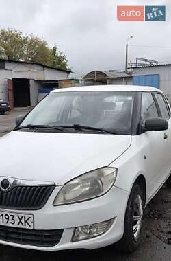 Хэтчбек Skoda Fabia 2014 в 