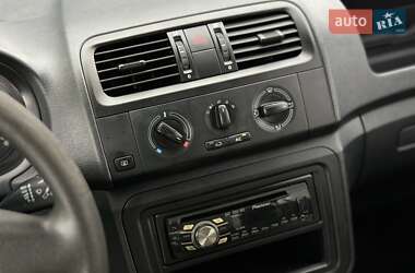 Хэтчбек Skoda Fabia 2011 в 