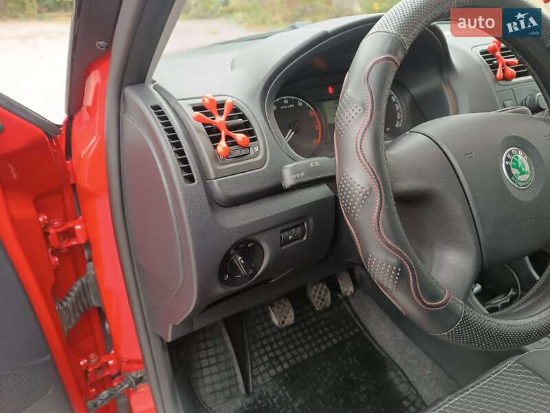 Хэтчбек Skoda Fabia 2009 в Шаргороде