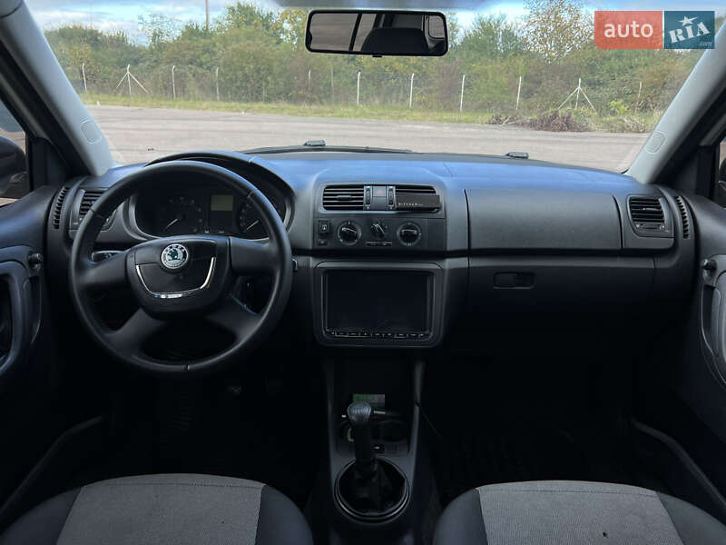 Хэтчбек Skoda Fabia 2011 в Ужгороде
