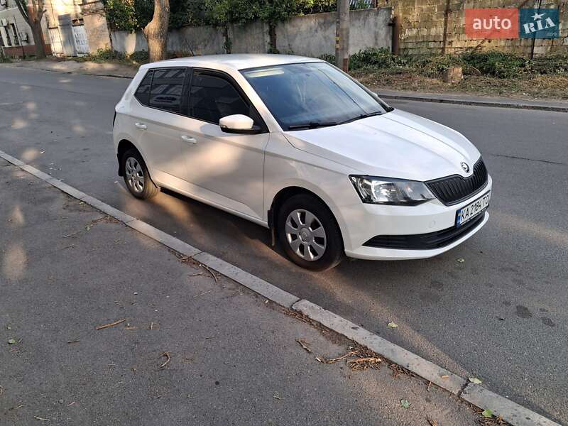 Хэтчбек Skoda Fabia 2017 в Киеве