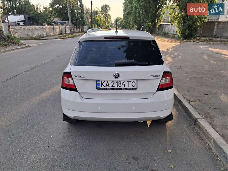 Хэтчбек Skoda Fabia 2017 в Киеве